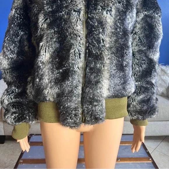 AKDMKS Akademiks Reversible Faux Fur Coat - Picture 3 of 14